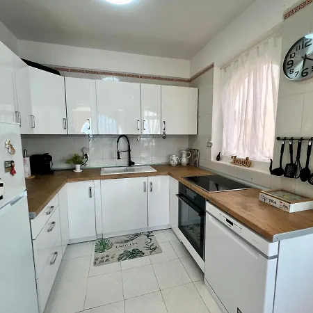 Ross ヴィラ アデヘ